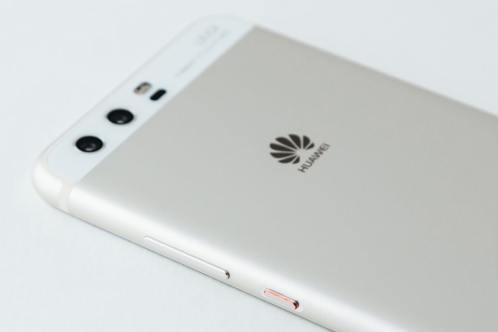 P10 gold_back dual camera